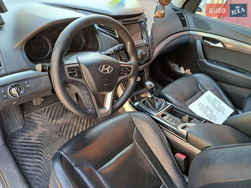 Универсал Hyundai i40 2011 в Романове