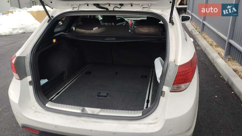 Універсал Hyundai i40 2014 в Києві фото 6 Універсал Hyundai i40 2014 в Києві