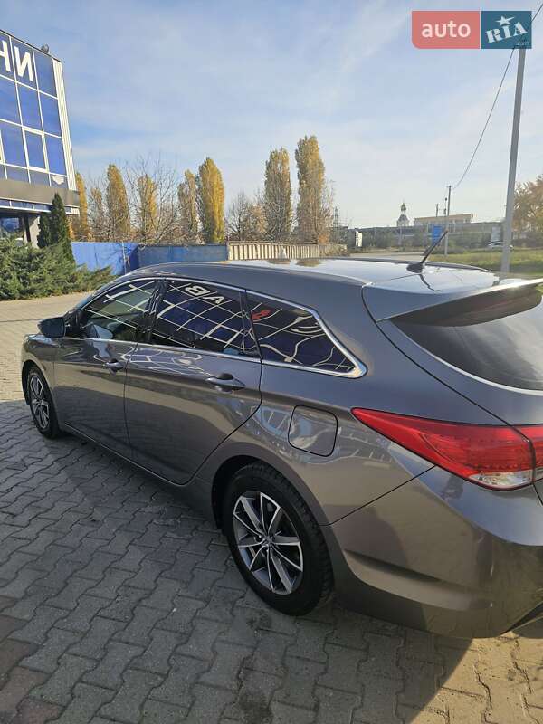 Універсал Hyundai i40 2013 в Ужгороді