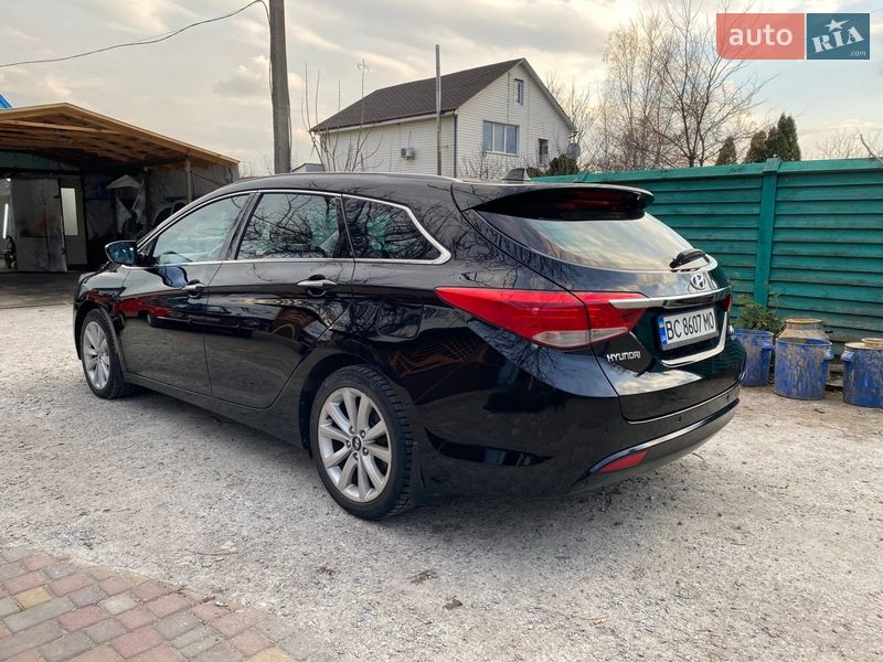 Универсал Hyundai i40 2012 в Радомышле