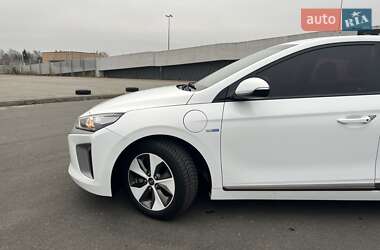 Седан Hyundai Ioniq Electric 2017 в Львове