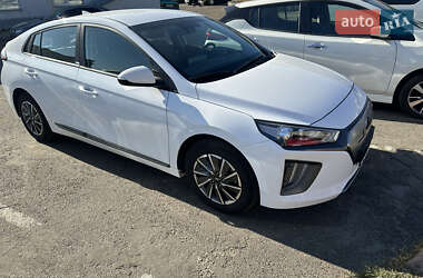 Ліфтбек Hyundai Ioniq Electric 2021 в Києві