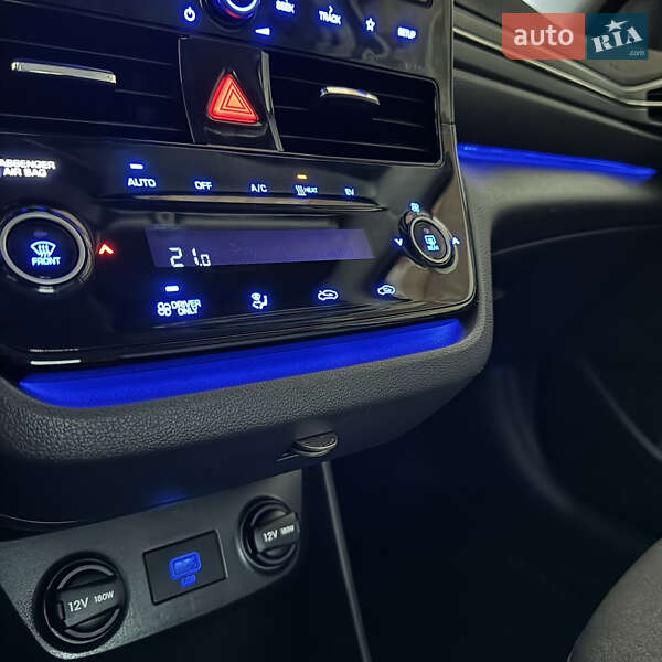 Ліфтбек Hyundai Ioniq Electric 2020 в Мукачевому
