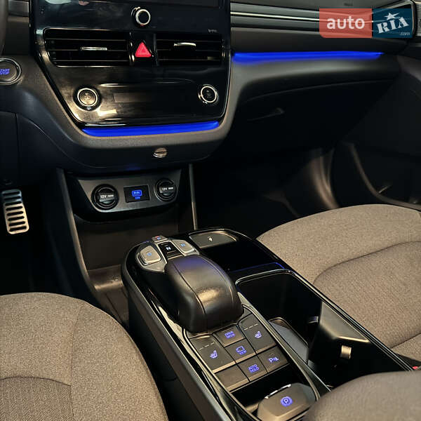 Ліфтбек Hyundai Ioniq Electric 2020 в Мукачевому