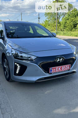 Ліфтбек Hyundai Ioniq Electric 2018 в Чернівцях