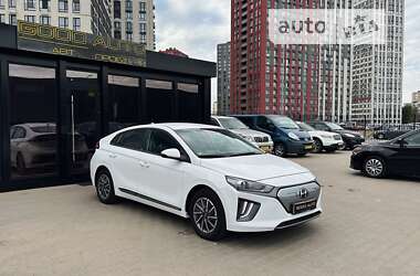 Лифтбек Hyundai Ioniq Electric 2021 в Киеве