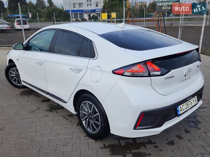 Лифтбек Hyundai Ioniq Electric 2019 в Нововолынске