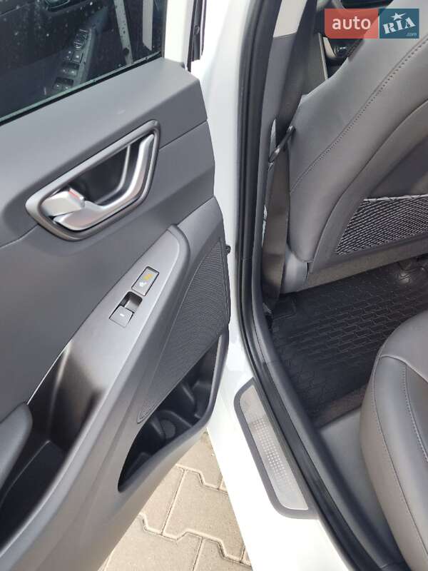 Лифтбек Hyundai Ioniq Electric 2019 в Нововолынске