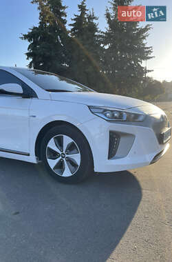 Лифтбек Hyundai Ioniq Electric 2017 в Сумах