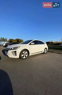 Лифтбек Hyundai Ioniq Electric 2017 в Сумах