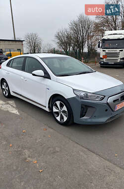 Лифтбек Hyundai Ioniq Electric 2016 в Ровно