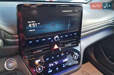 Ліфтбек Hyundai Ioniq Electric 2019 в 
