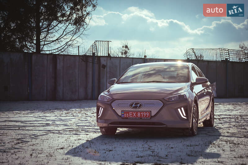 Лифтбек Hyundai Ioniq Electric 2021 в Житомире