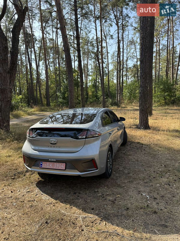 Лифтбек Hyundai Ioniq Electric 2020 в Чернигове