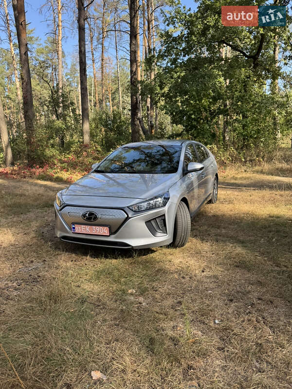 Лифтбек Hyundai Ioniq Electric 2020 в Чернигове