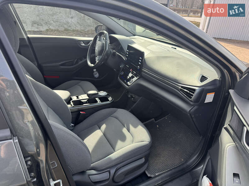 Лифтбек Hyundai Ioniq Electric 2021 в Чернигове