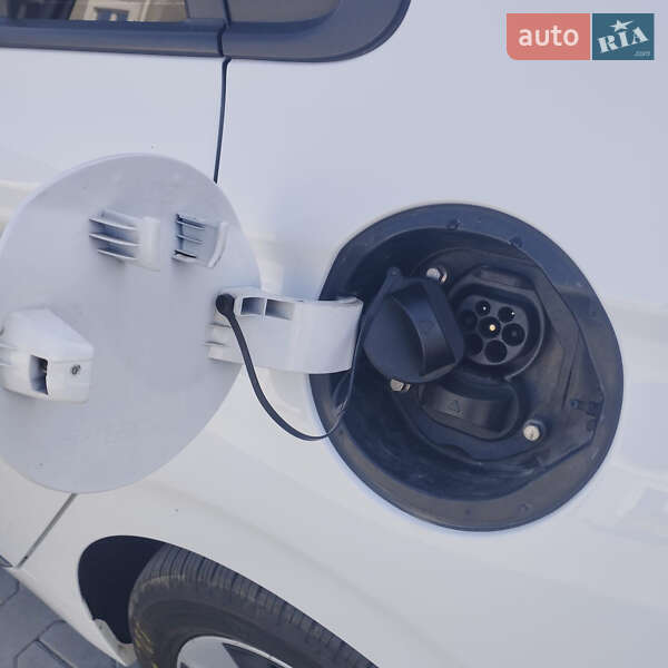 Лифтбек Hyundai Ioniq Electric 2019 в Киеве