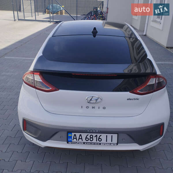 Лифтбек Hyundai Ioniq Electric 2019 в Киеве