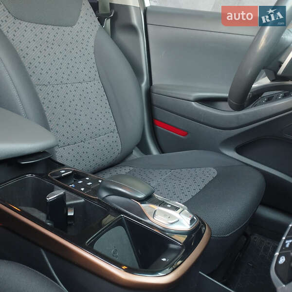 Лифтбек Hyundai Ioniq Electric 2019 в Киеве