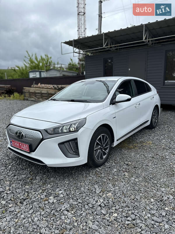 Лифтбек Hyundai Ioniq Electric 2020 в 