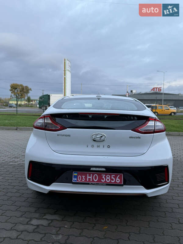 Лифтбек Hyundai Ioniq Electric 2018 в Радехове