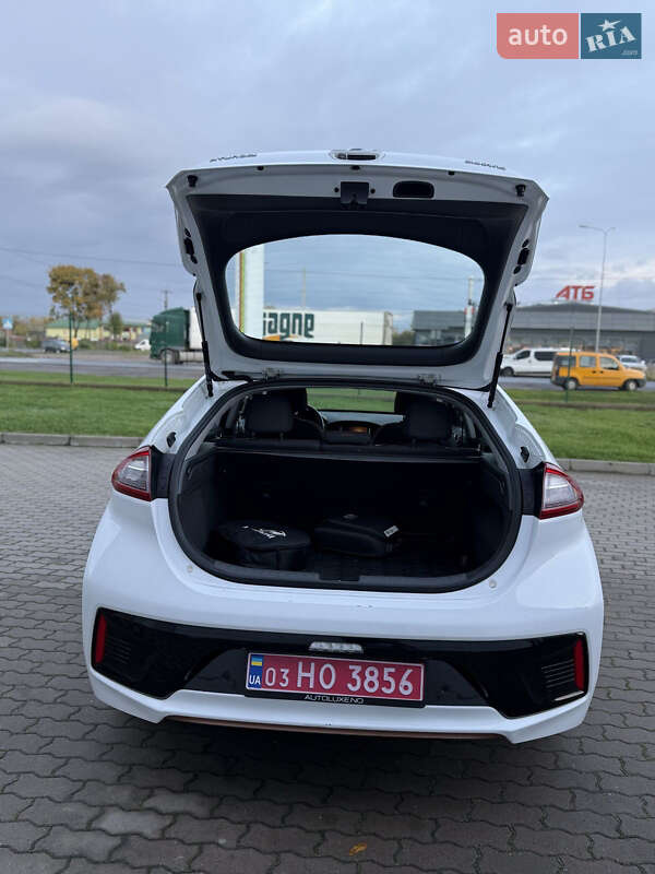 Лифтбек Hyundai Ioniq Electric 2018 в Радехове