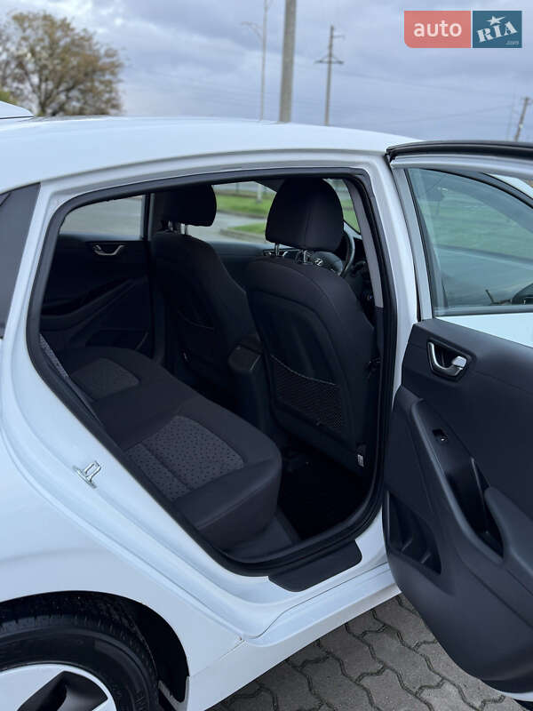 Лифтбек Hyundai Ioniq Electric 2018 в Радехове