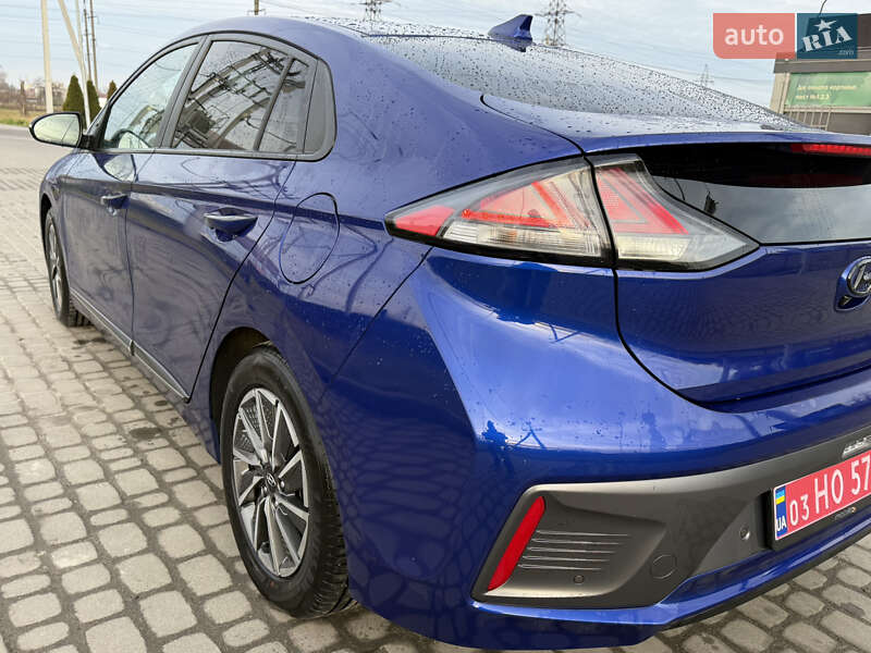 Ліфтбек Hyundai Ioniq Electric 2020 в Львові