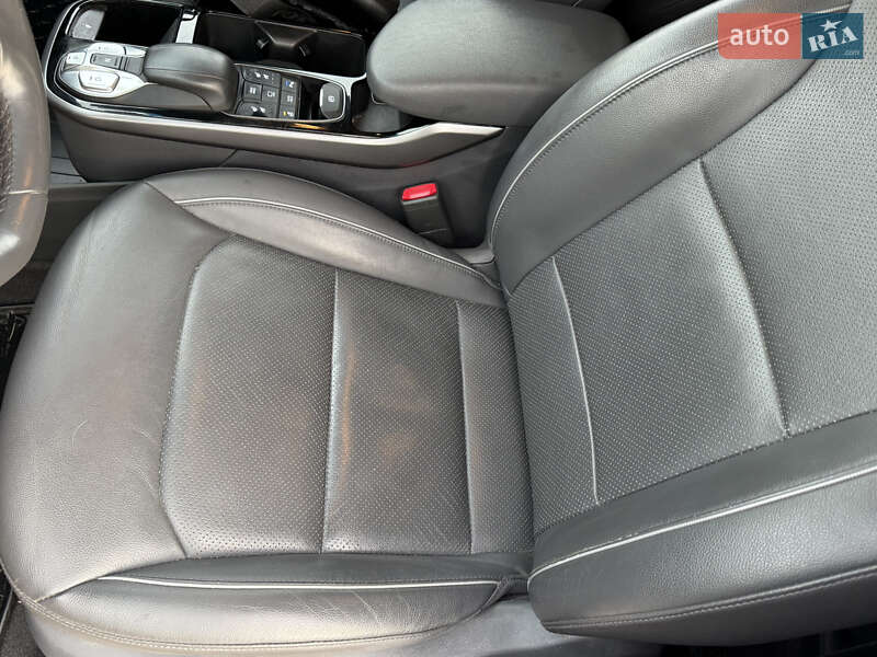 Ліфтбек Hyundai Ioniq Electric 2020 в Львові