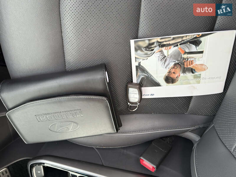 Ліфтбек Hyundai Ioniq Electric 2020 в Львові