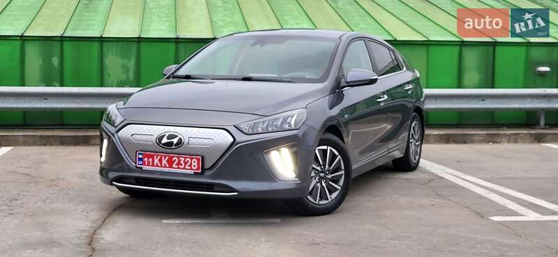 Лифтбек Hyundai Ioniq Electric 2019 в Киеве