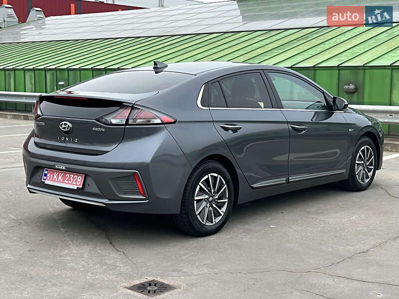 Лифтбек Hyundai Ioniq Electric 2019 в Киеве