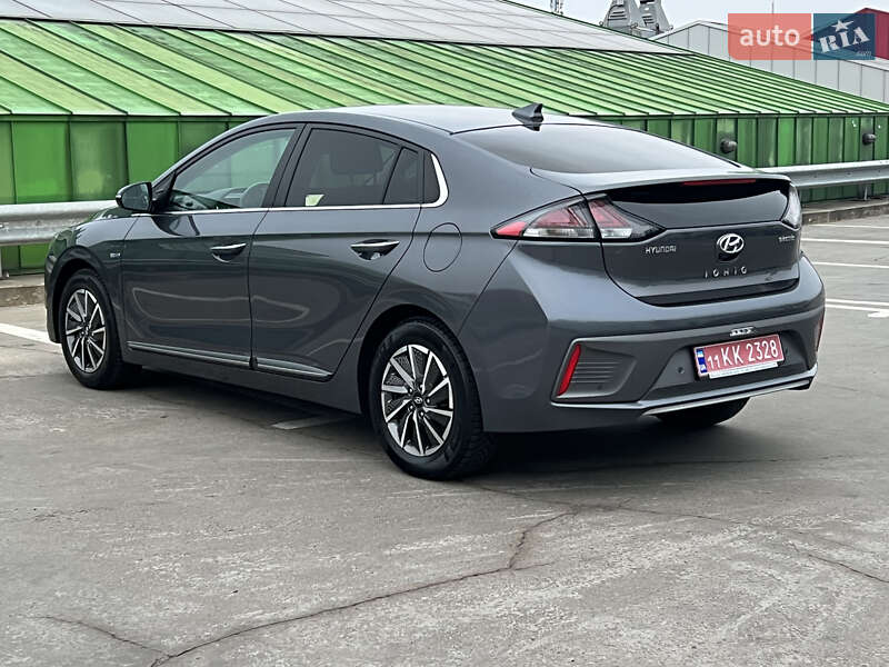 Лифтбек Hyundai Ioniq Electric 2019 в Киеве
