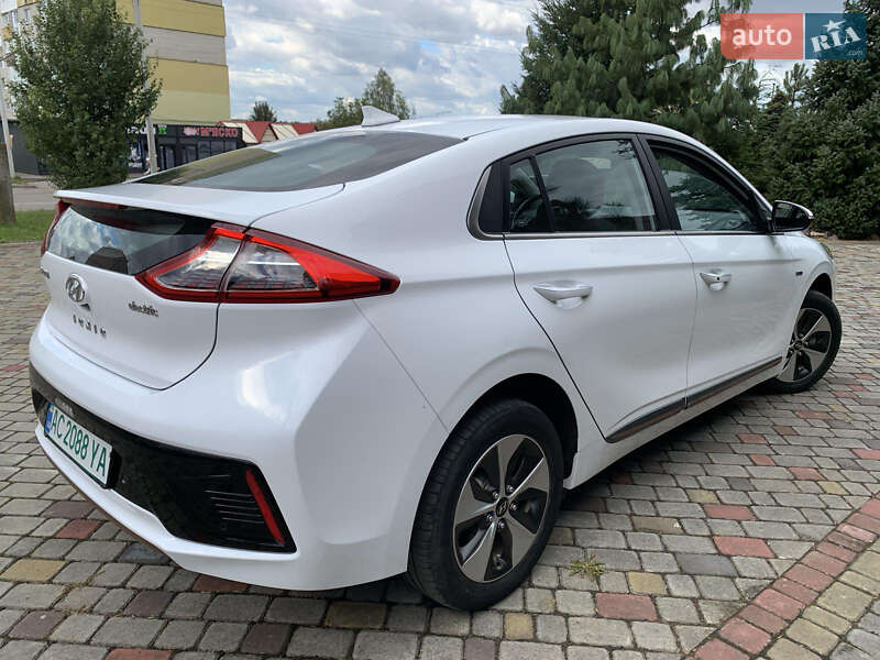 Лифтбек Hyundai Ioniq Electric 2018 в Нововолынске