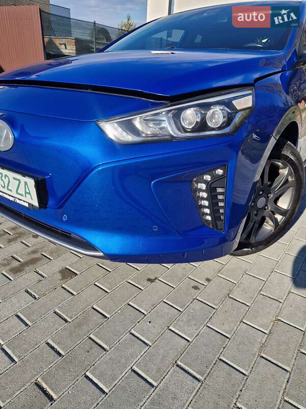 Лифтбек Hyundai Ioniq Electric 2017 в Львове