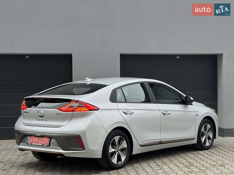 Лифтбек Hyundai Ioniq Electric 2017 в Тернополе фото 23 Лифтбек Hyundai Ioniq Electric 2017 в Тернополе
