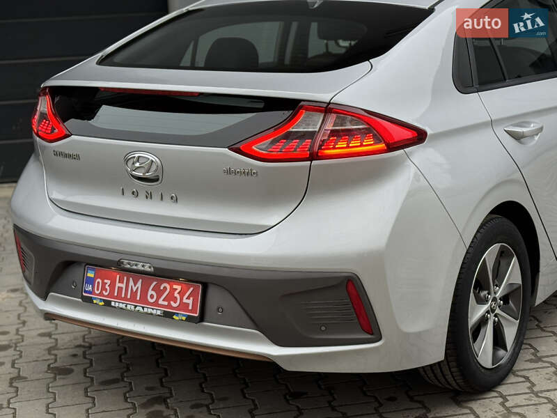 Лифтбек Hyundai Ioniq Electric 2017 в Тернополе фото 26 Лифтбек Hyundai Ioniq Electric 2017 в Тернополе