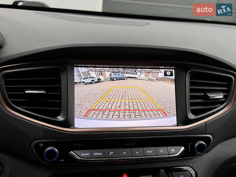 Лифтбек Hyundai Ioniq Electric 2017 в Тернополе фото 69 Лифтбек Hyundai Ioniq Electric 2017 в Тернополе