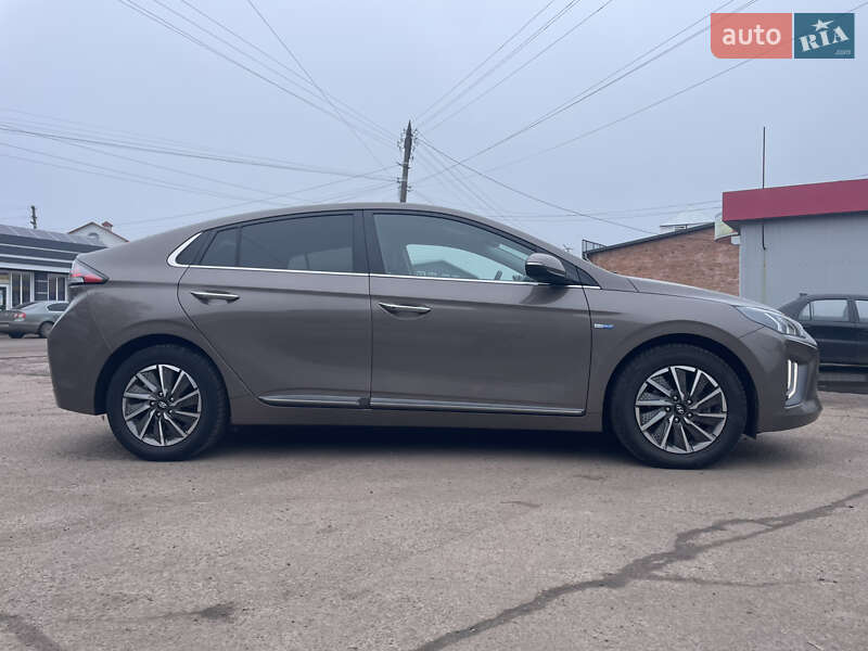 Лифтбек Hyundai Ioniq Electric 2021 в Бахмаче