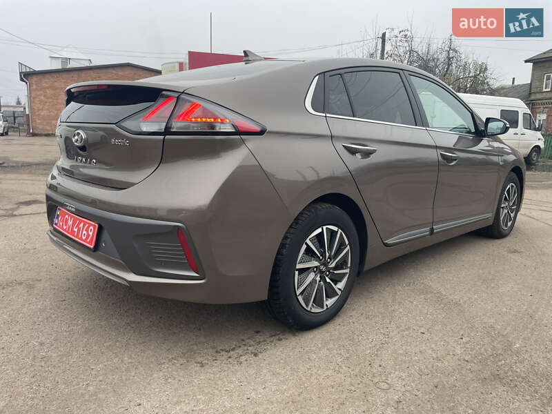 Лифтбек Hyundai Ioniq Electric 2021 в Бахмаче