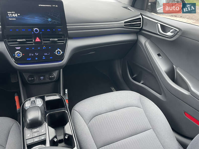 Лифтбек Hyundai Ioniq Electric 2021 в Бахмаче