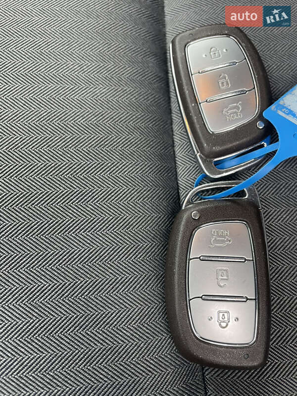 Лифтбек Hyundai Ioniq Electric 2021 в Бахмаче