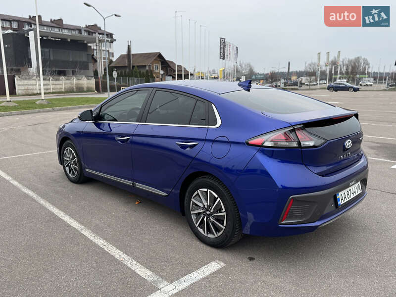 Лифтбек Hyundai Ioniq Electric 2021 в Киеве