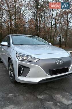 Ліфтбек Hyundai Ioniq Electric 2017 в Луцьку