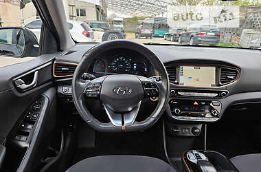 Лифтбек Hyundai Ioniq 2017 в 