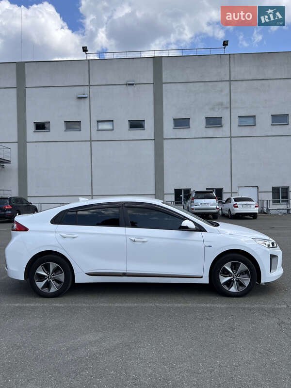 Хетчбек Hyundai Ioniq 2019 в Києві