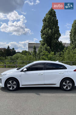 Хэтчбек Hyundai Ioniq 2019 в Киеве