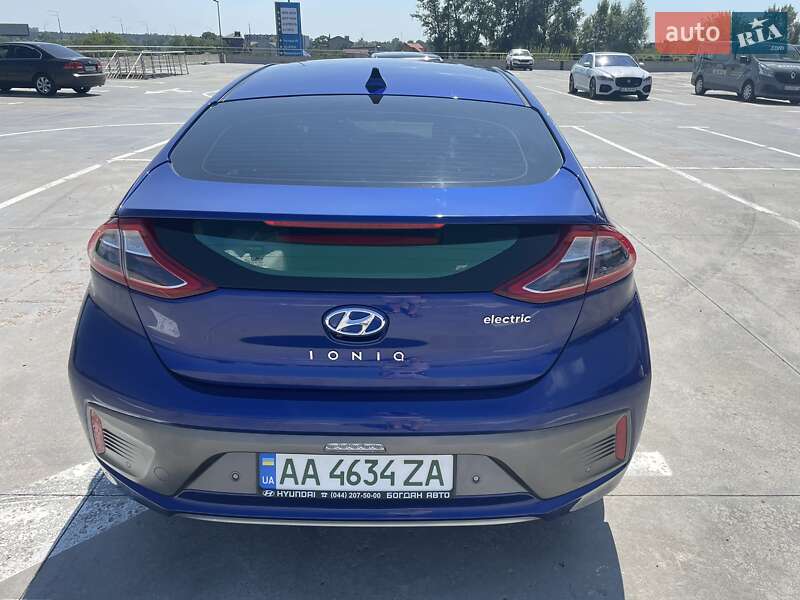 Хэтчбек Hyundai Ioniq 2019 в Киеве