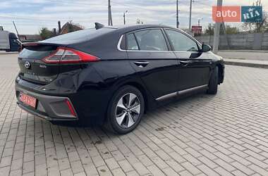 Хетчбек Hyundai Ioniq 2017 в 