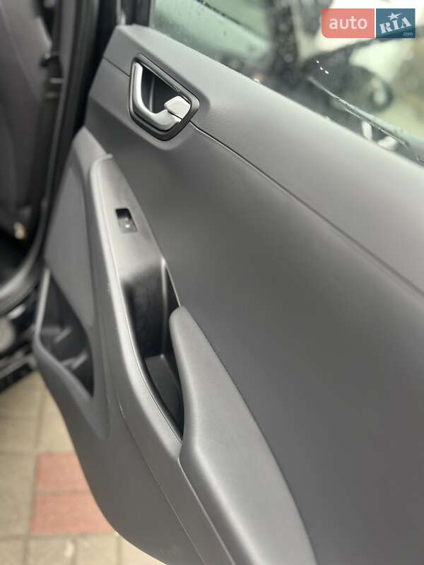 Хетчбек Hyundai Ioniq 2017 в Тернополі